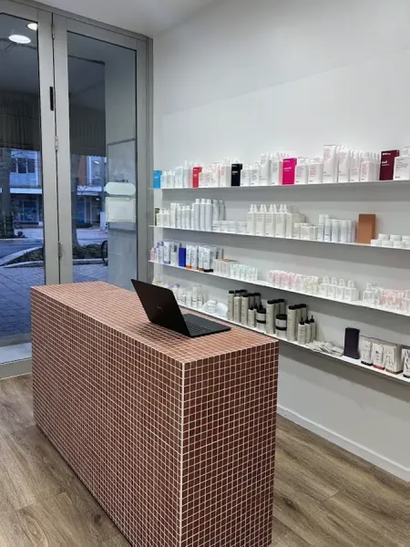 Rita Salon