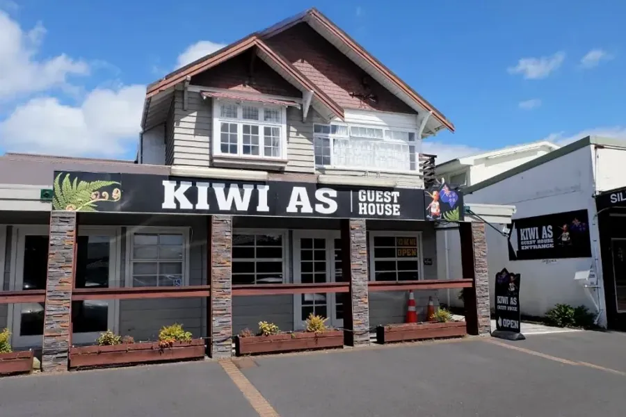 KIWI AS GUEST HOUSE