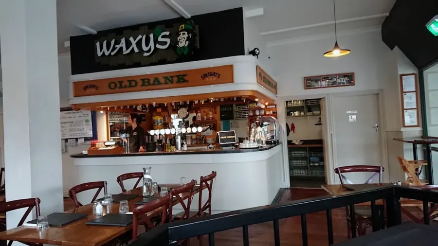 Old Bank Cafe & bar