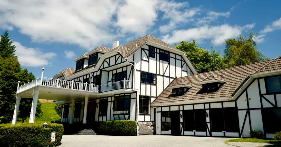 Hana Lodge